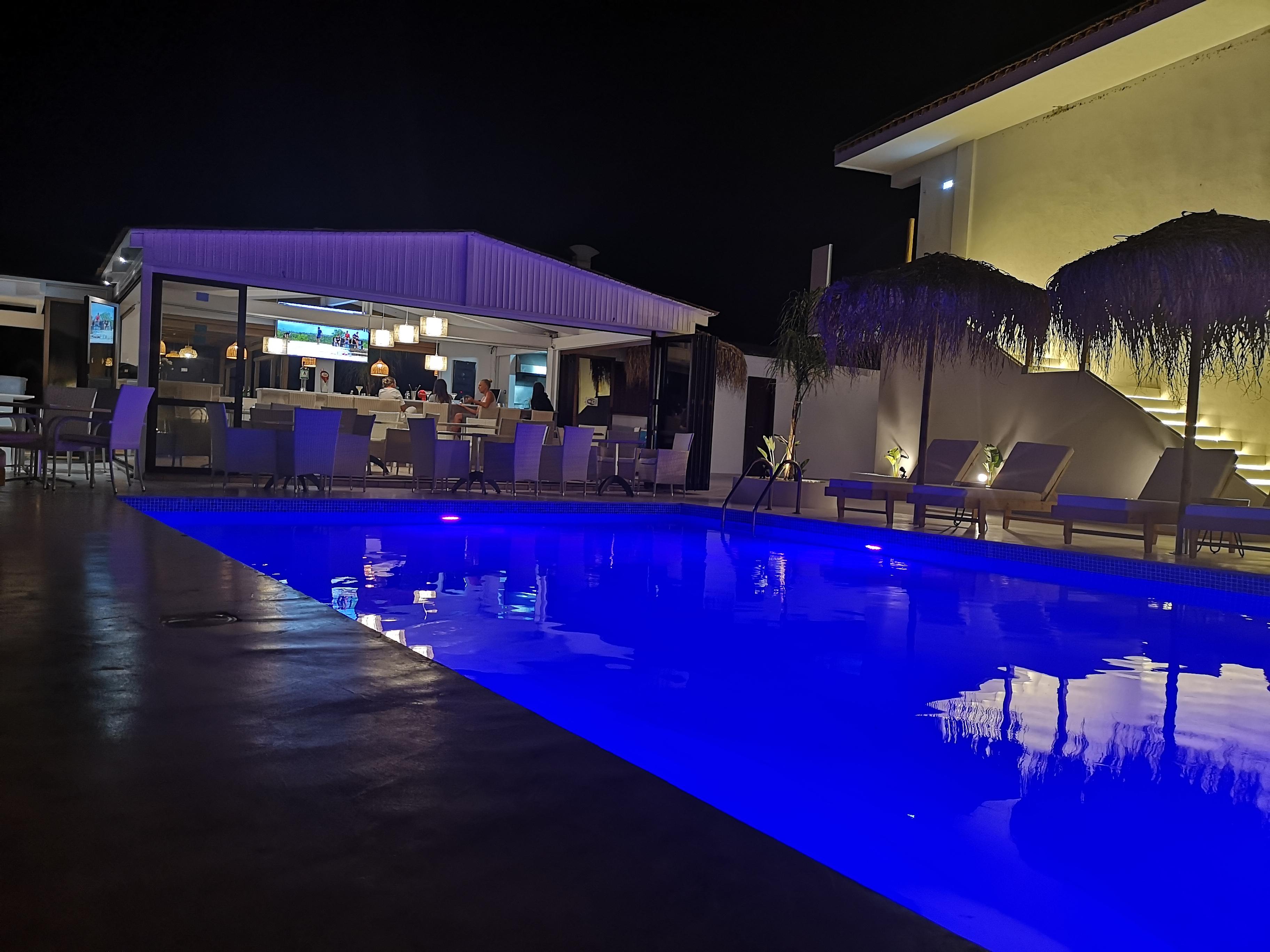 Alia Luxury Suites And Spa ฮารากิ ภายนอก รูปภาพ