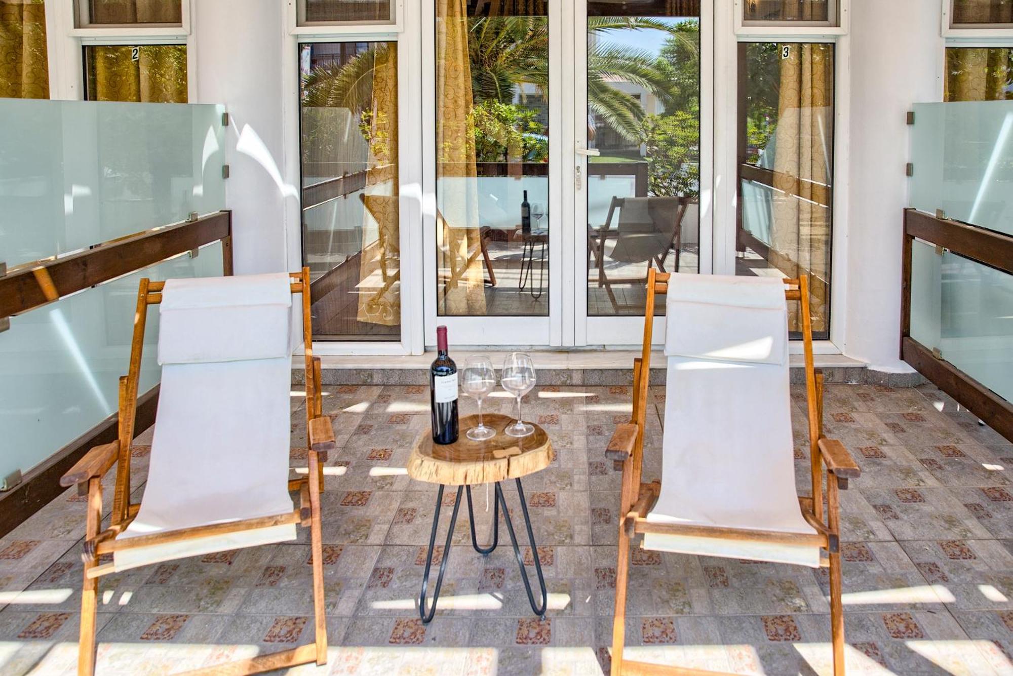 Alia Luxury Suites And Spa ฮารากิ ภายนอก รูปภาพ